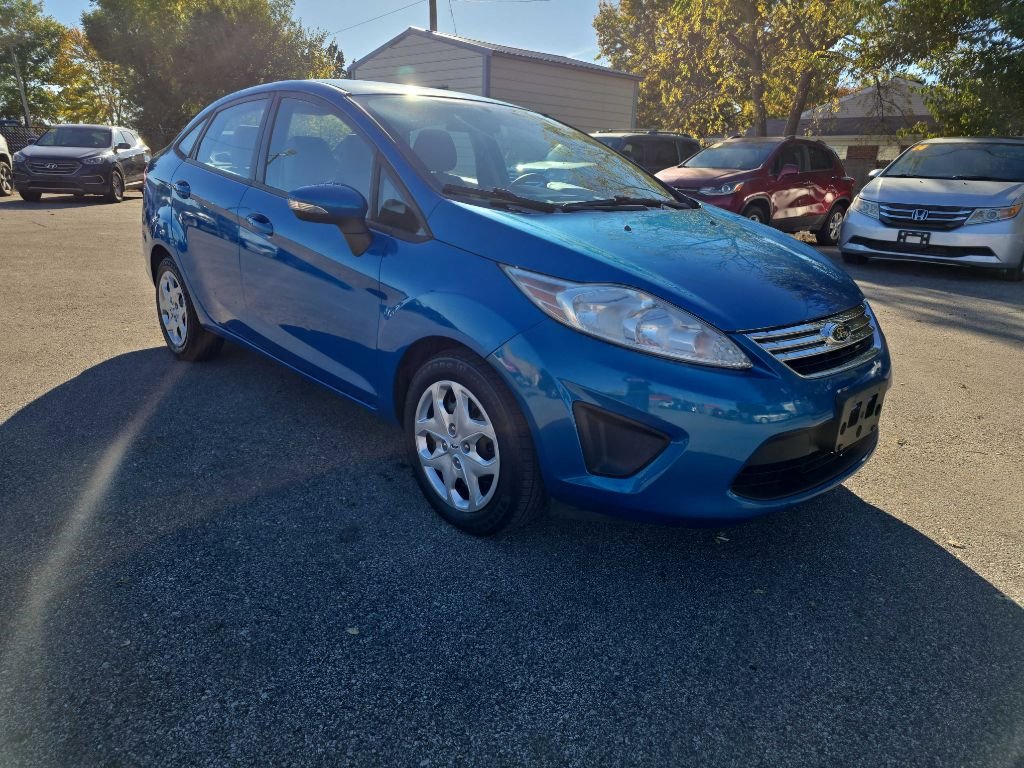 Used 2013 Ford Fiesta SE image 3