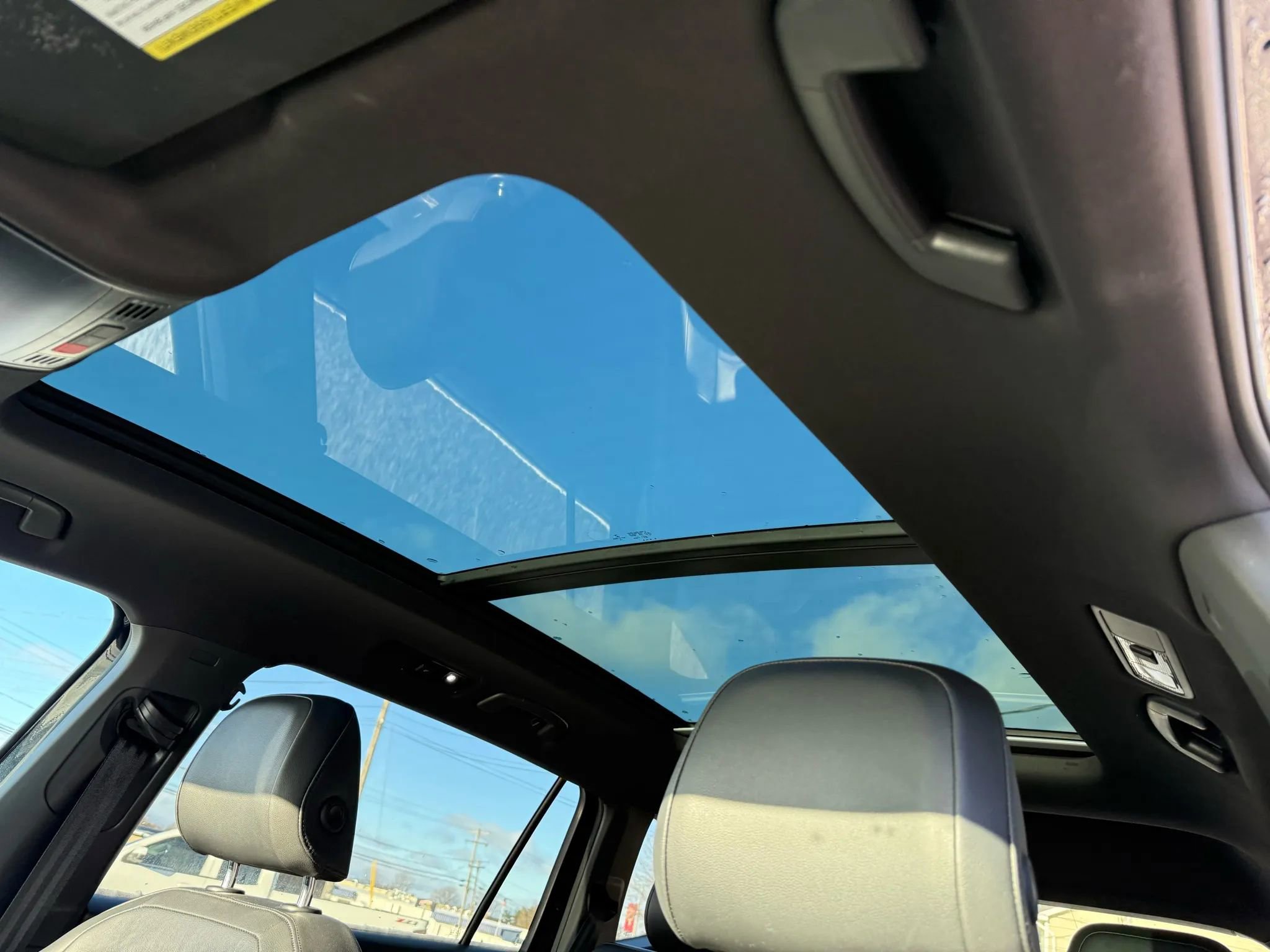 Used 2019 Volkswagen Tiguan SEL Premium R-Line image 11