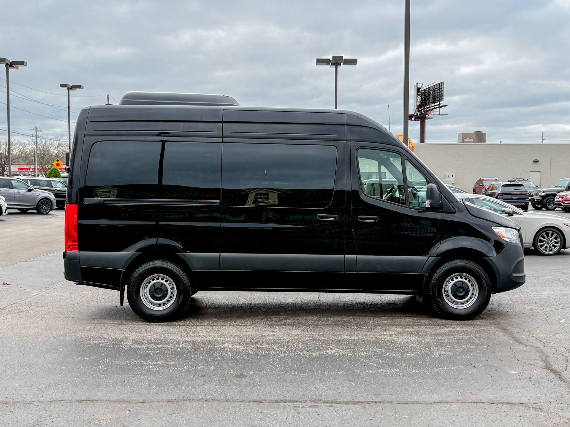 Used 2024 Mercedes-Benz Sprinter 2500 image 8