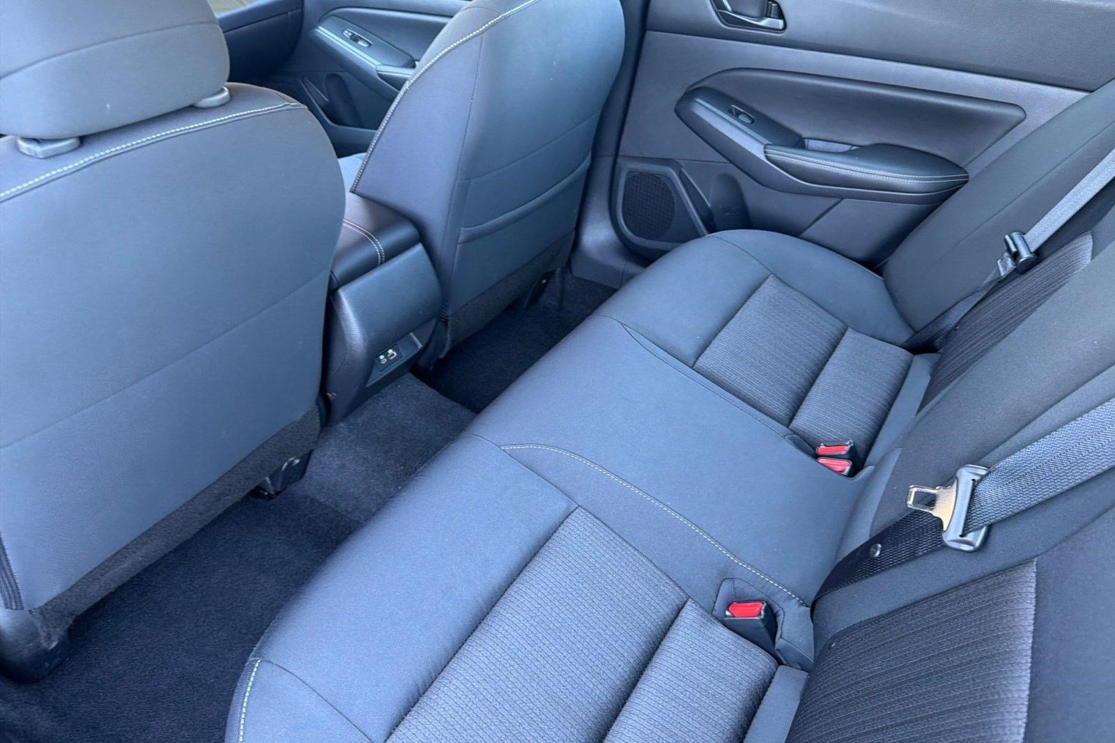 Used 2025 Nissan Altima 2.5 SV image 27