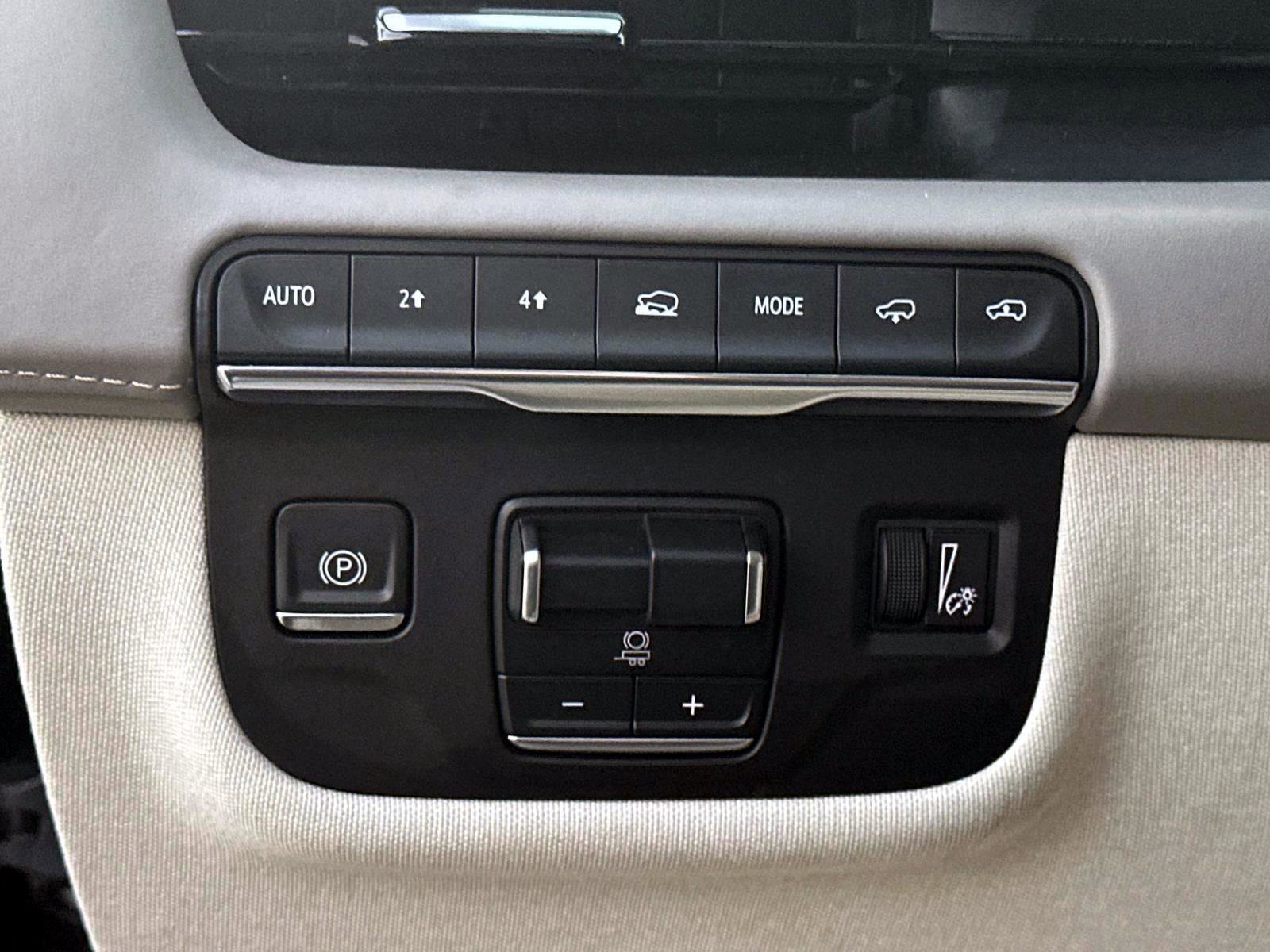 Used 2024 Cadillac Escalade Premium Luxury Platinum image 30