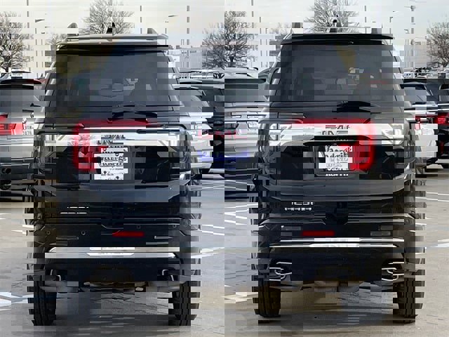 Used 2023 GMC Acadia Denali image 5