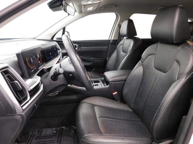 Used 2024 Kia Sorento S image 16
