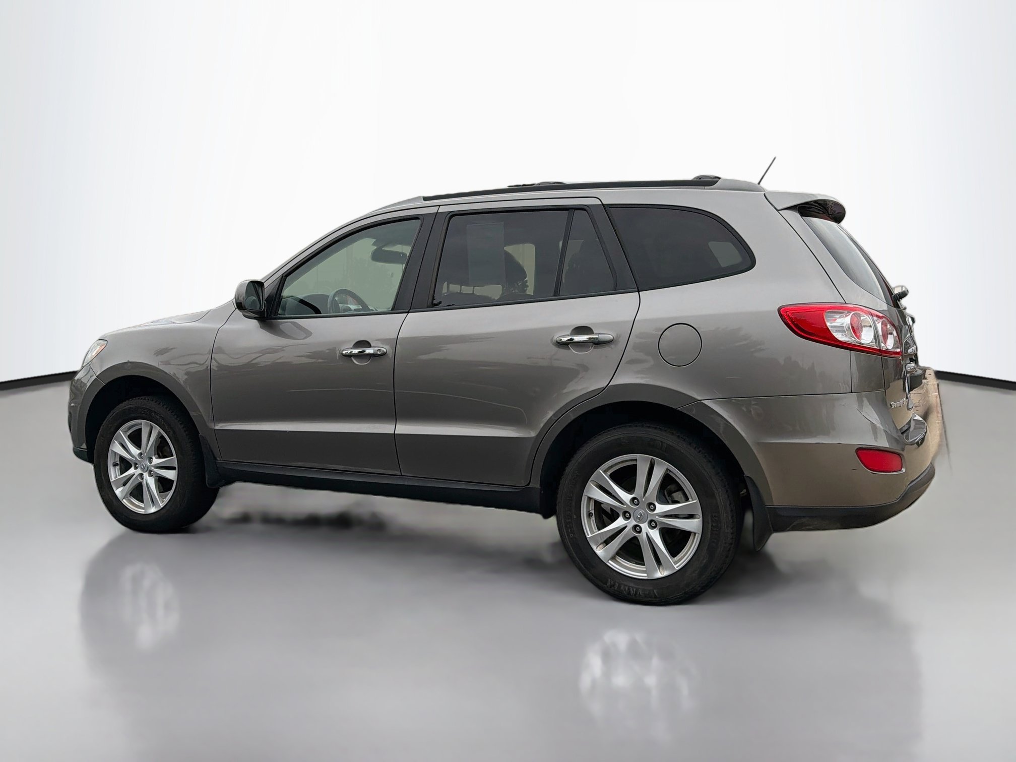 Used 2012 Hyundai Santa Fe Limited w/ Navigation Pkg 4 FWD image 4