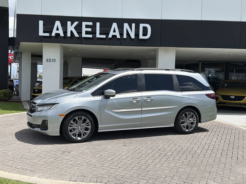 Used 2025 Honda Odyssey Touring image 2