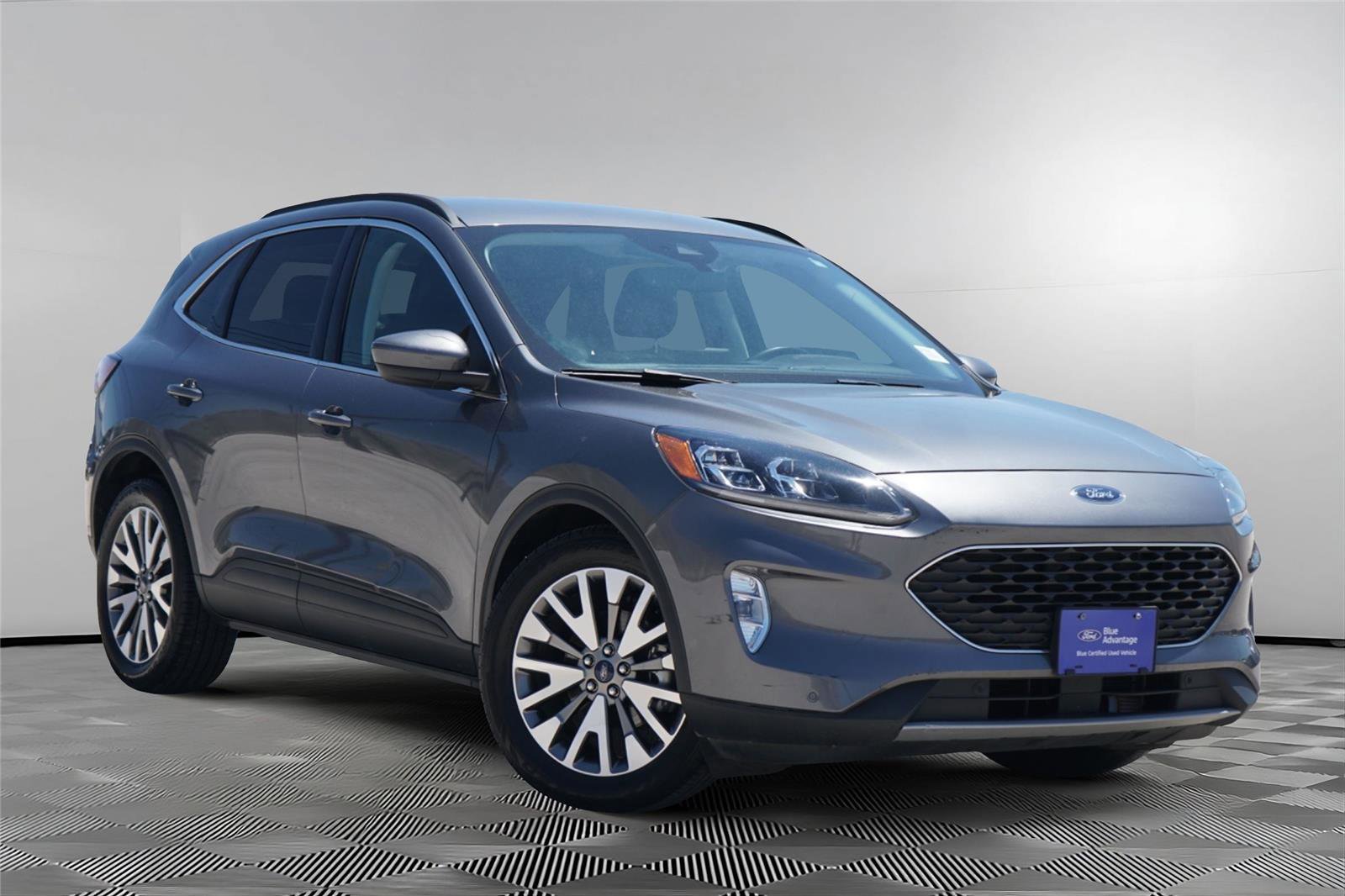 Used 2022 Ford Escape Titanium FWD video 1