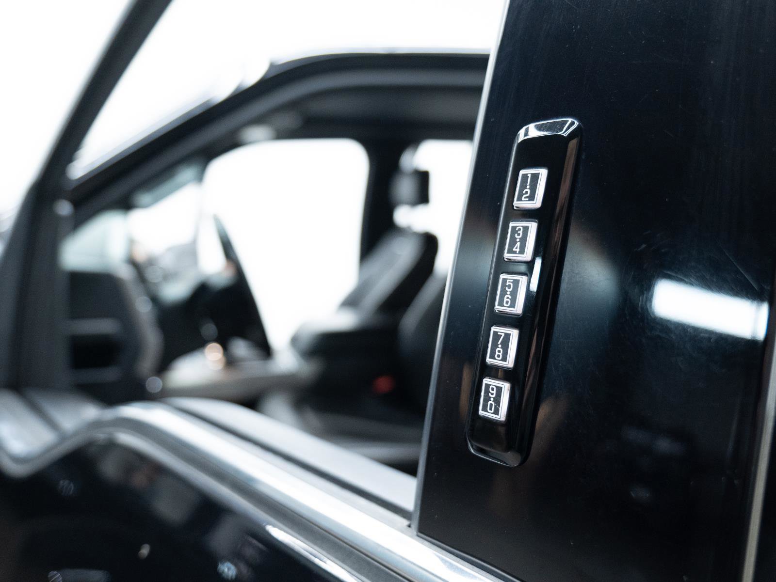 Used 2019 Ford F150 Platinum w/ Technology Package image 31