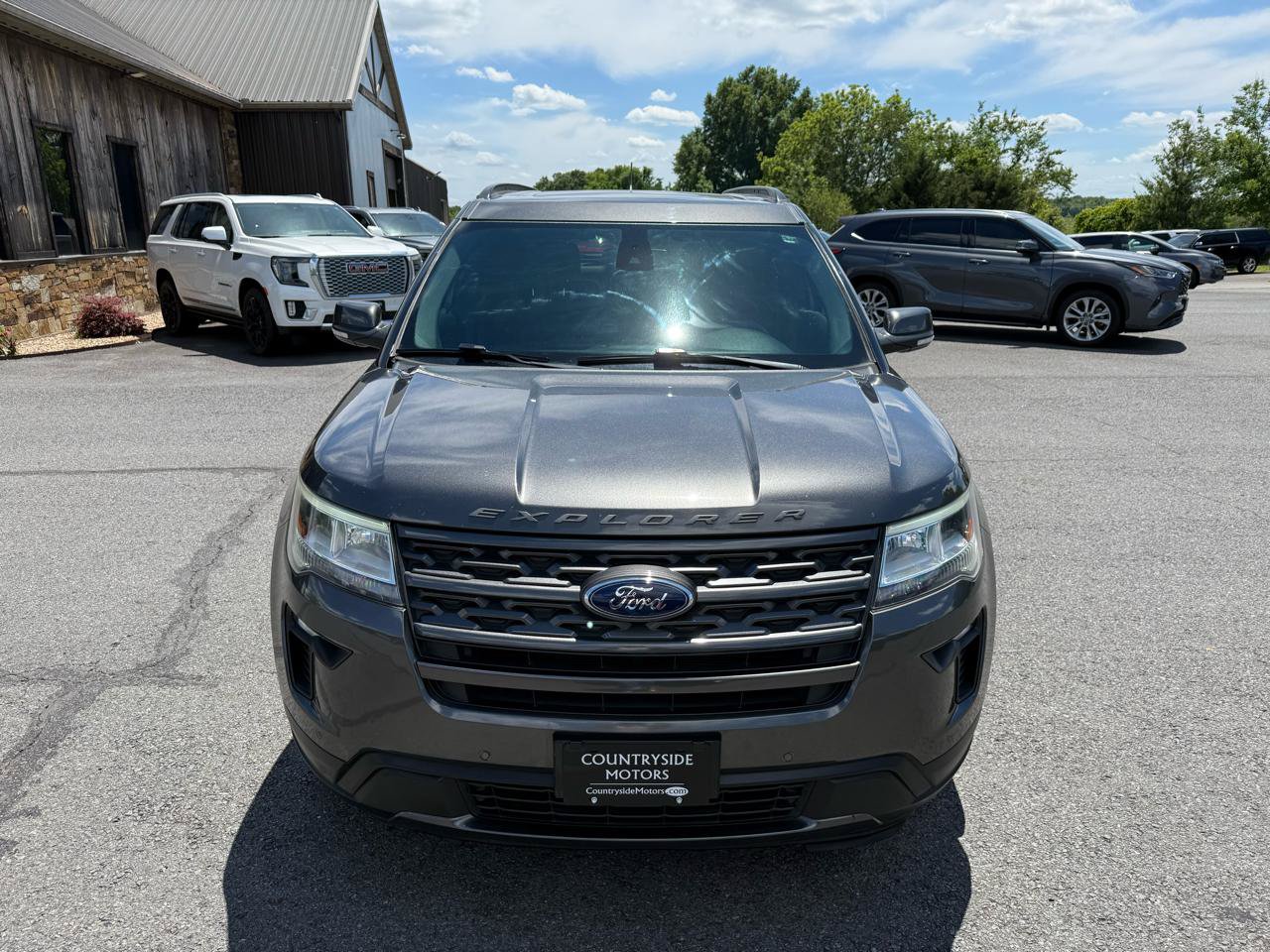 Used 2018 Ford Explorer XLT w/ Equipment Group 202A FWD image 54