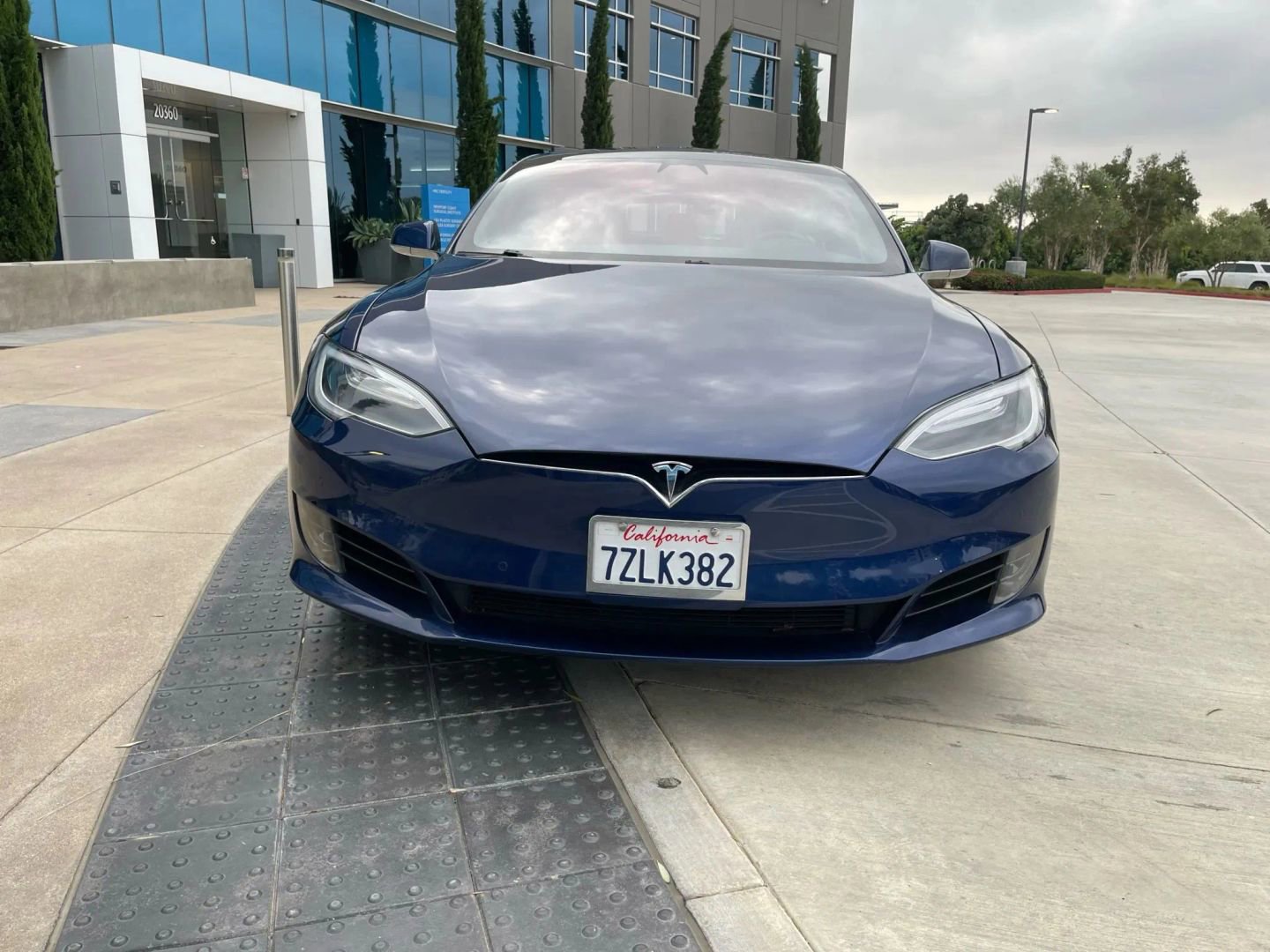 Used 2017 Tesla Model S 75 image 4