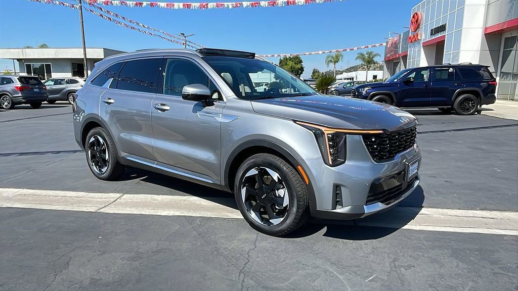 Used 2025 Kia Sorento EX w/ EX Panoramic Sunroof Package image 34