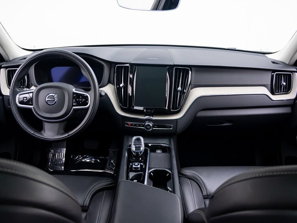 Used 2022 Volvo XC60 T8 Inscription w/ Advanced Package AWD/4WD image 11