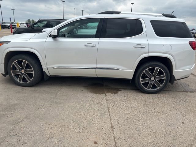 Used 2018 GMC Acadia Denali w/ Technology Package AWD/4WD image 4