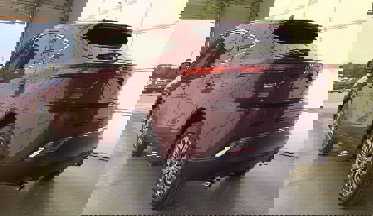 Used 2023 Toyota Venza Limited AWD/4WD image 4