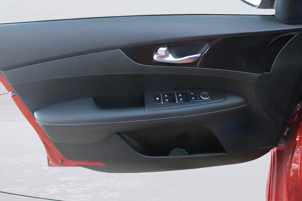 Used 2023 Kia Forte GT-Line w/ GT-Line Premium Package FWD image 16