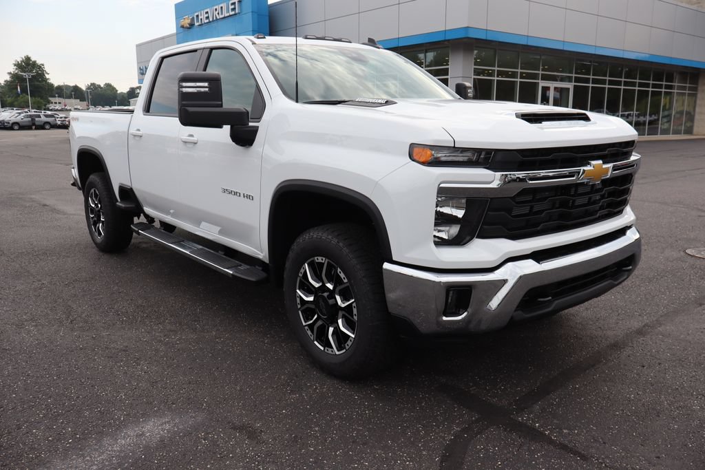 New 2026 Chevrolet Silverado 3500 LT AWD/4WD image 2
