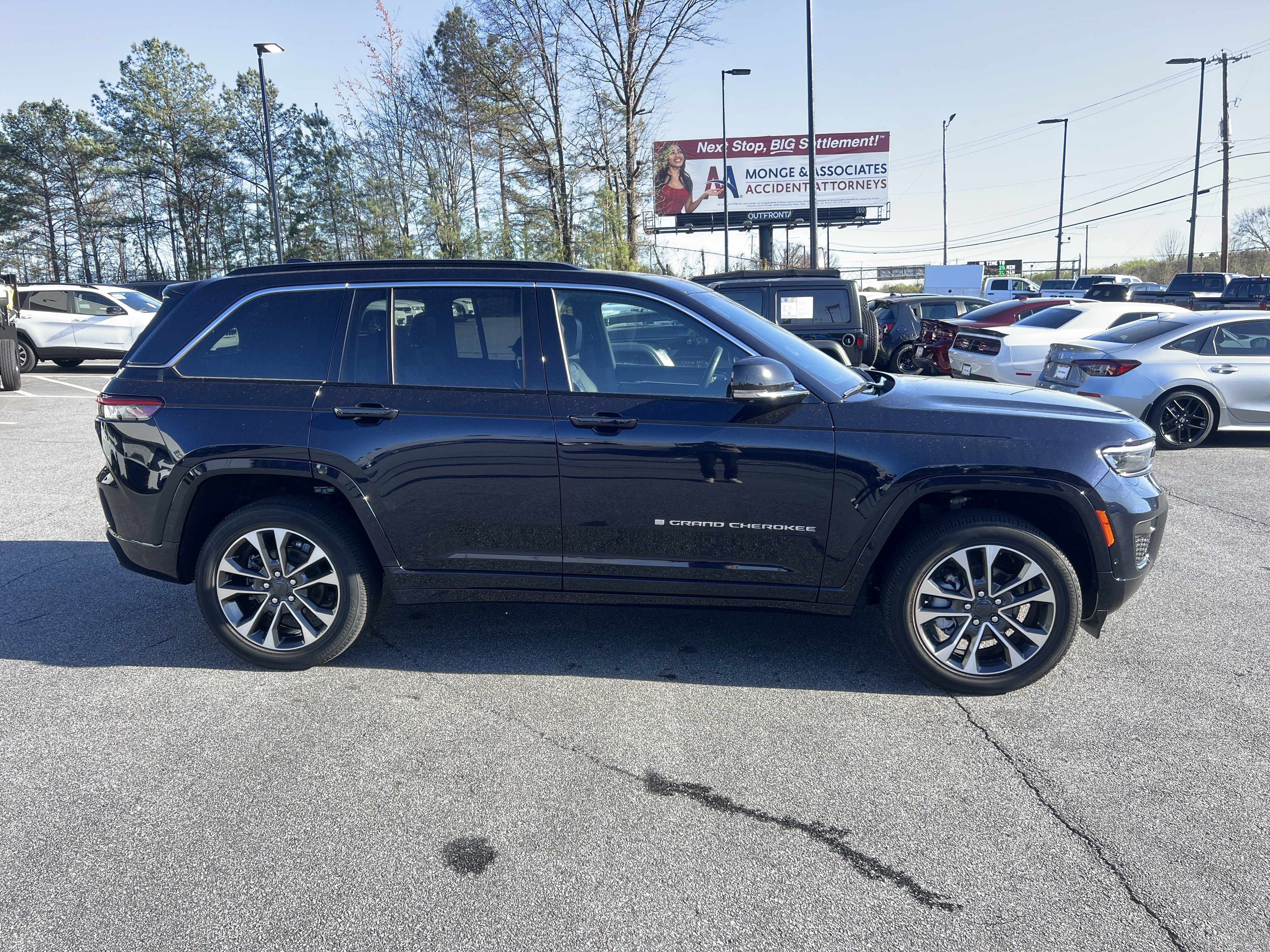 Used 2024 Jeep Grand Cherokee Overland w/ Adv Protech Group III AWD/4WD image 9