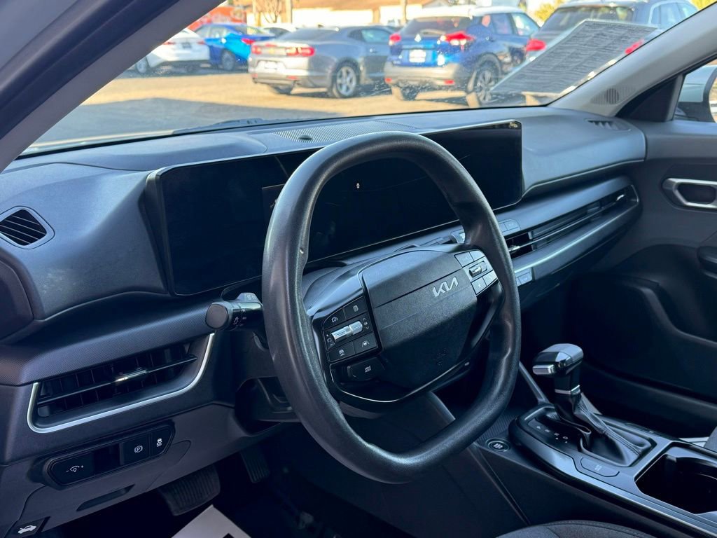 Used 2025 Kia K4 FWD image 10