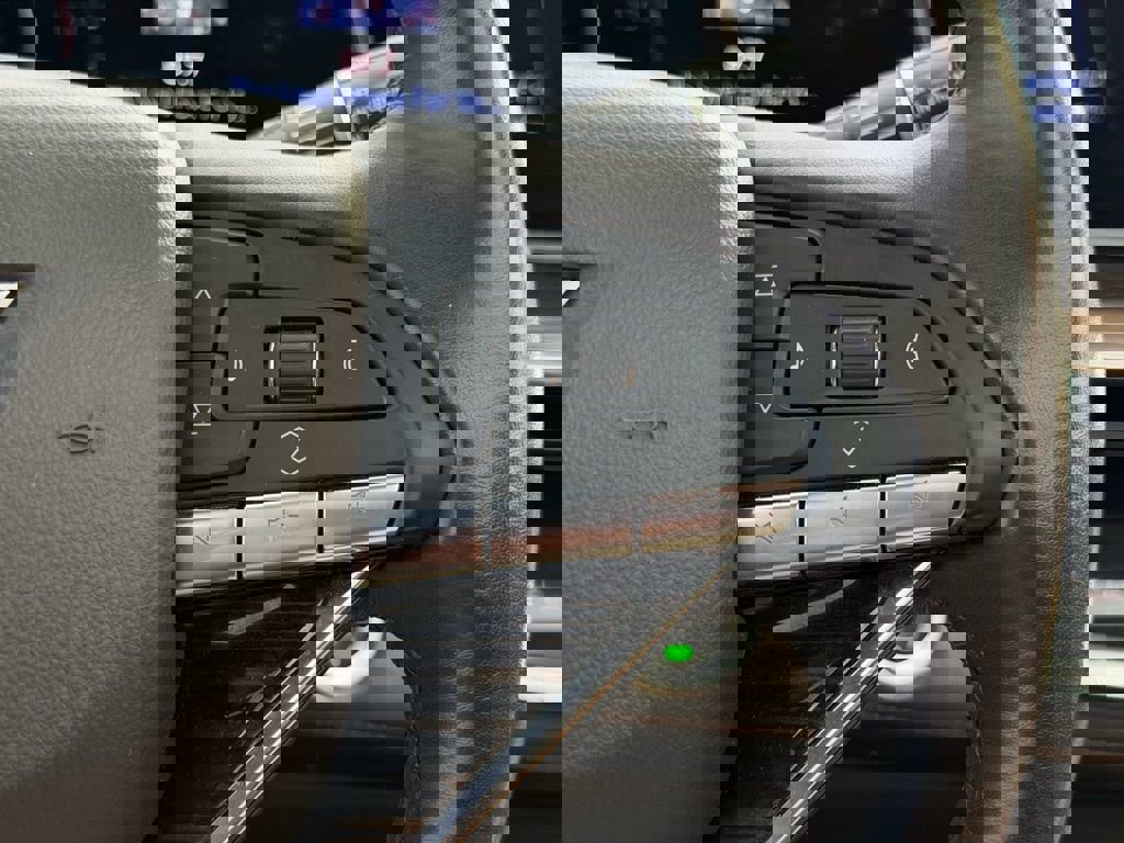 Used 2021 Cadillac Escalade ESV Premium Luxury image 26