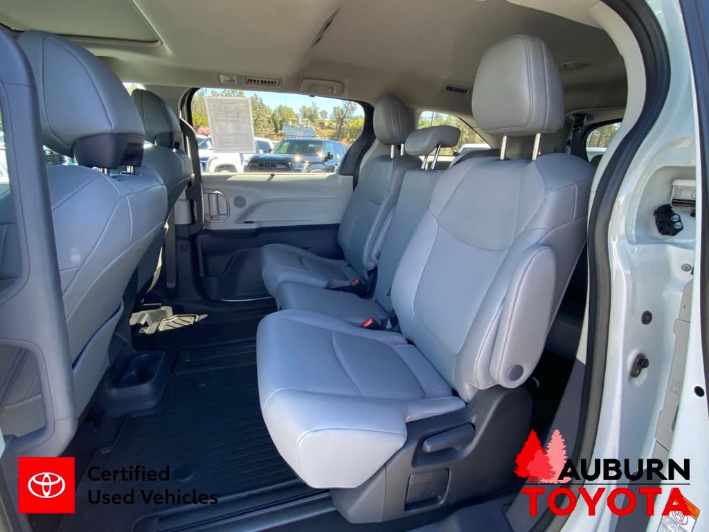 Certified 2023 Toyota Sienna XLE FWD image 27
