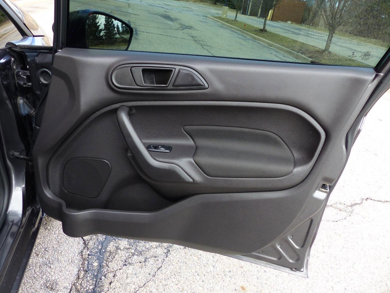 Used 2017 Ford Fiesta SE image 32