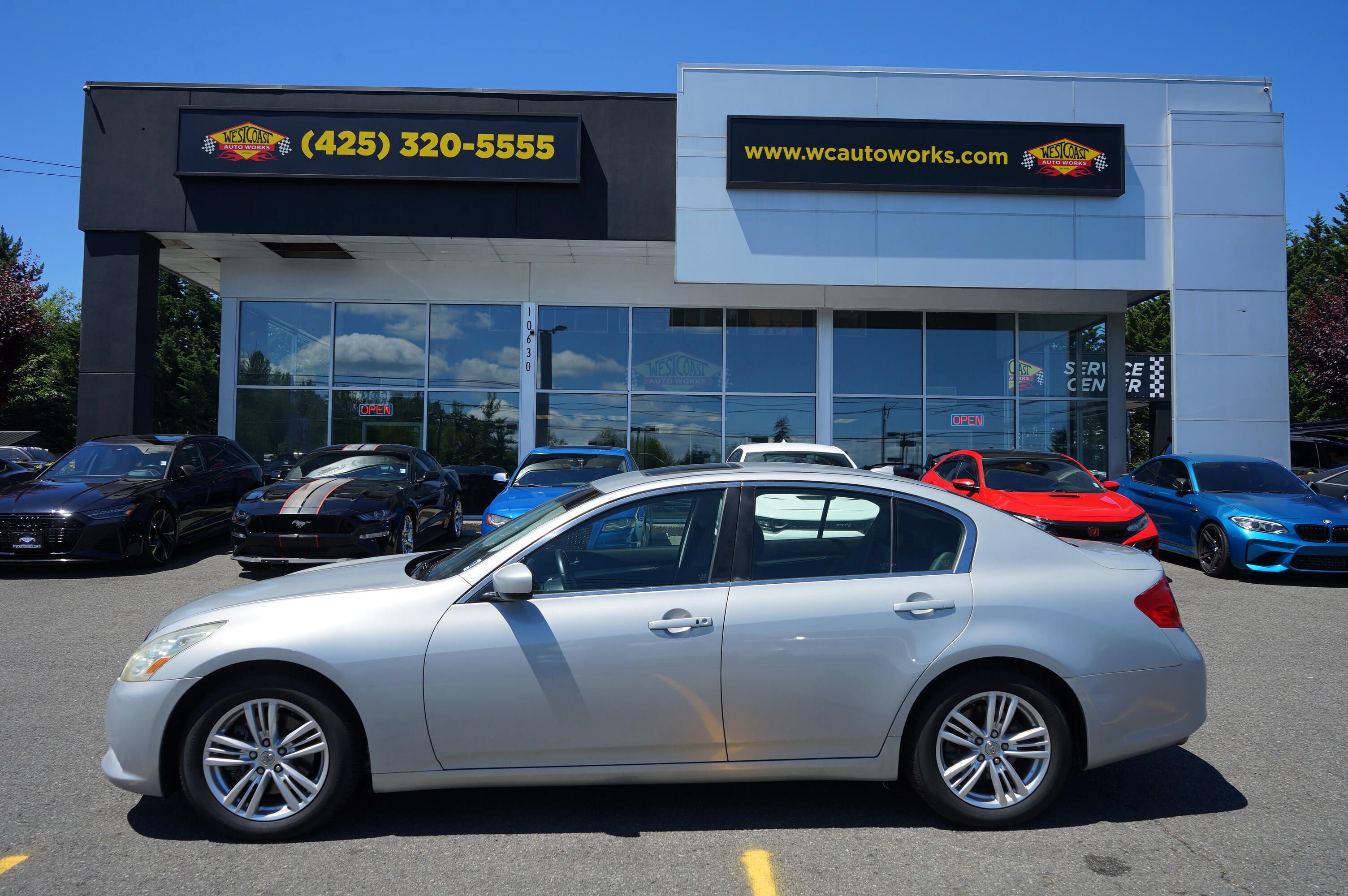 Used 2012 INFINITI G25 Journey RWD image 2