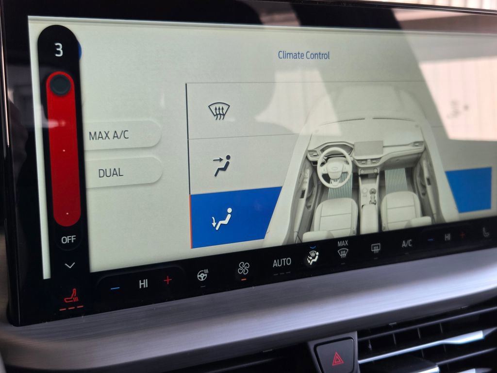 Used 2025 Ford Escape Platinum image 4