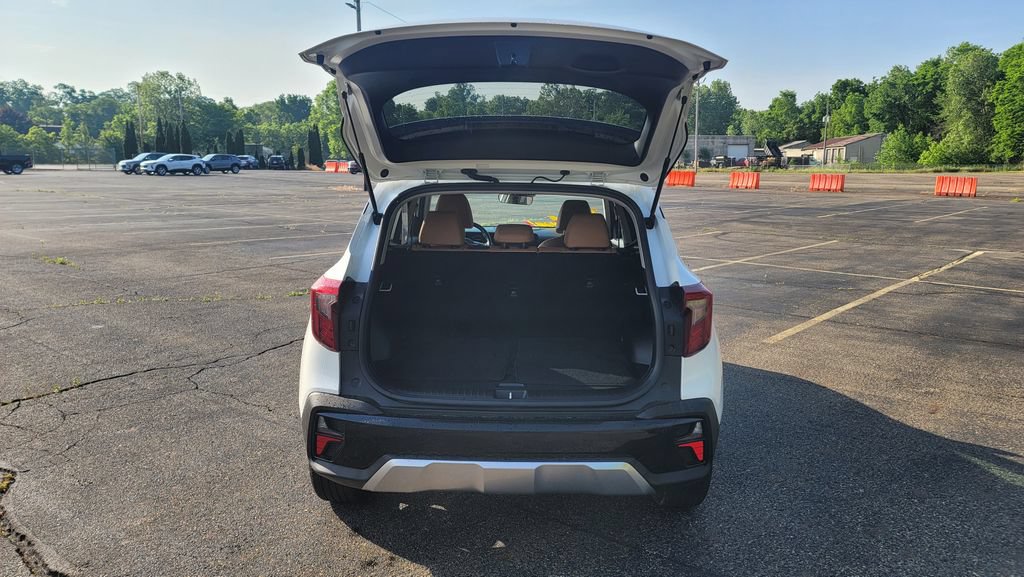 Used 2025 Kia Seltos EX w/ EX Sunroof Package FWD image 11