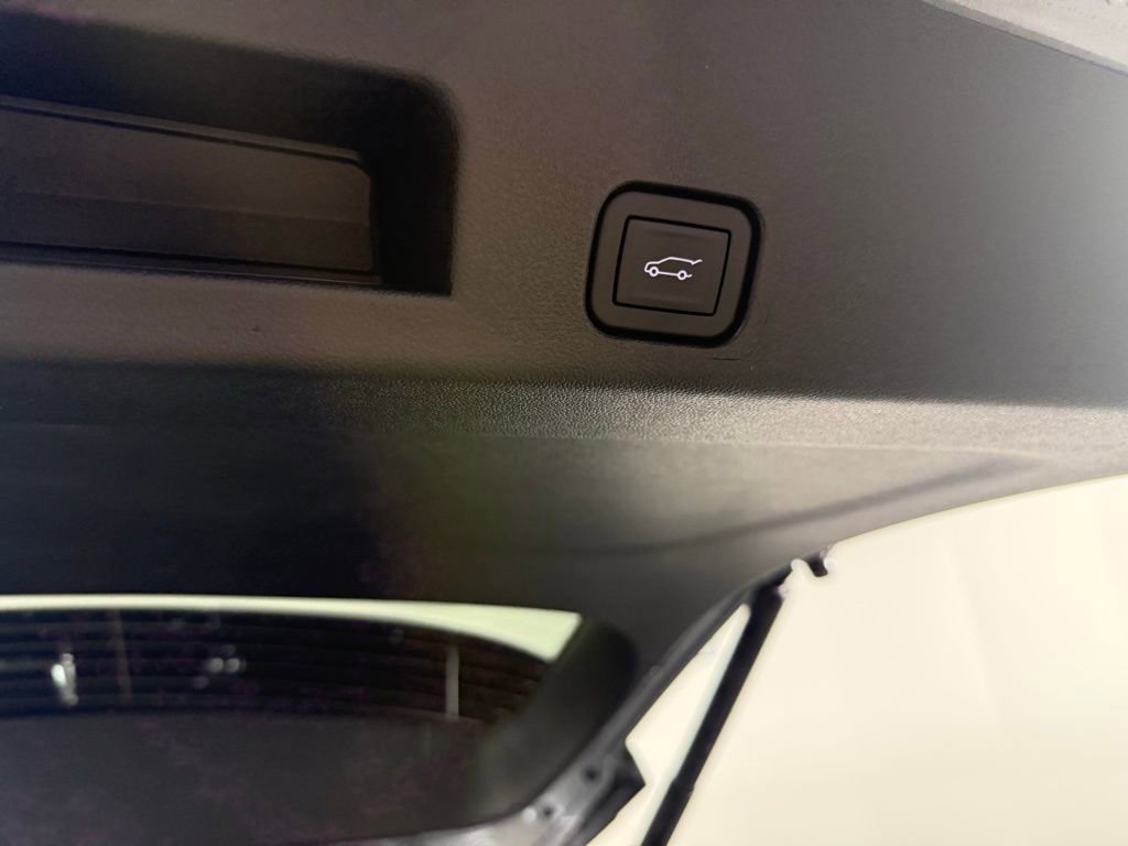 New 2026 Chevrolet Traverse RS image 13