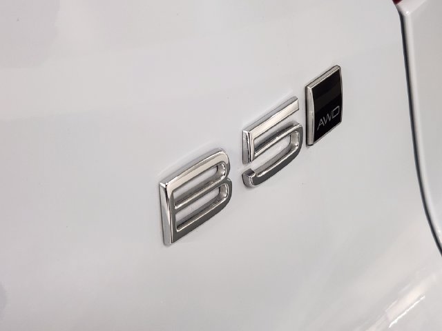 Certified 2026 Volvo XC40 B5 Plus w/ Protection Package Premier AWD/4WD image 13