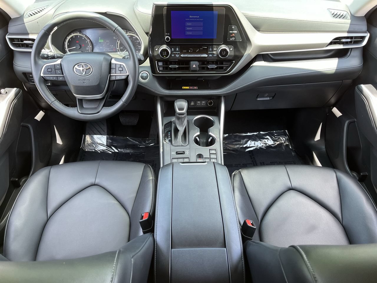 Used 2025 Toyota Highlander XLE AWD/4WD image 9