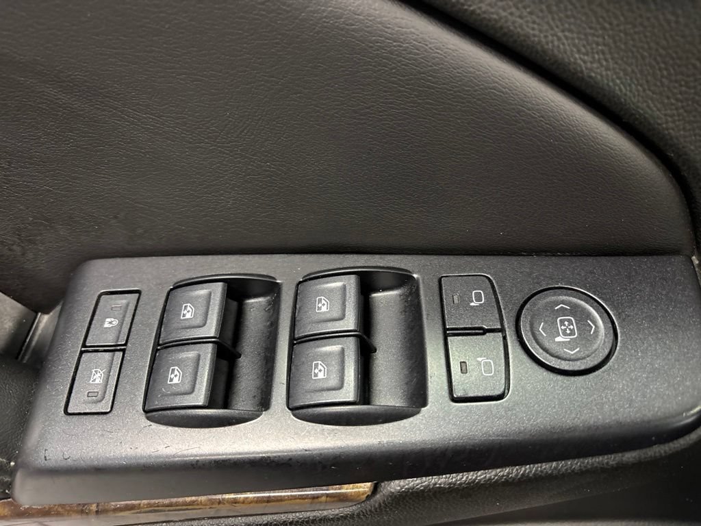 Used 2019 Chevrolet Suburban LT RWD image 24