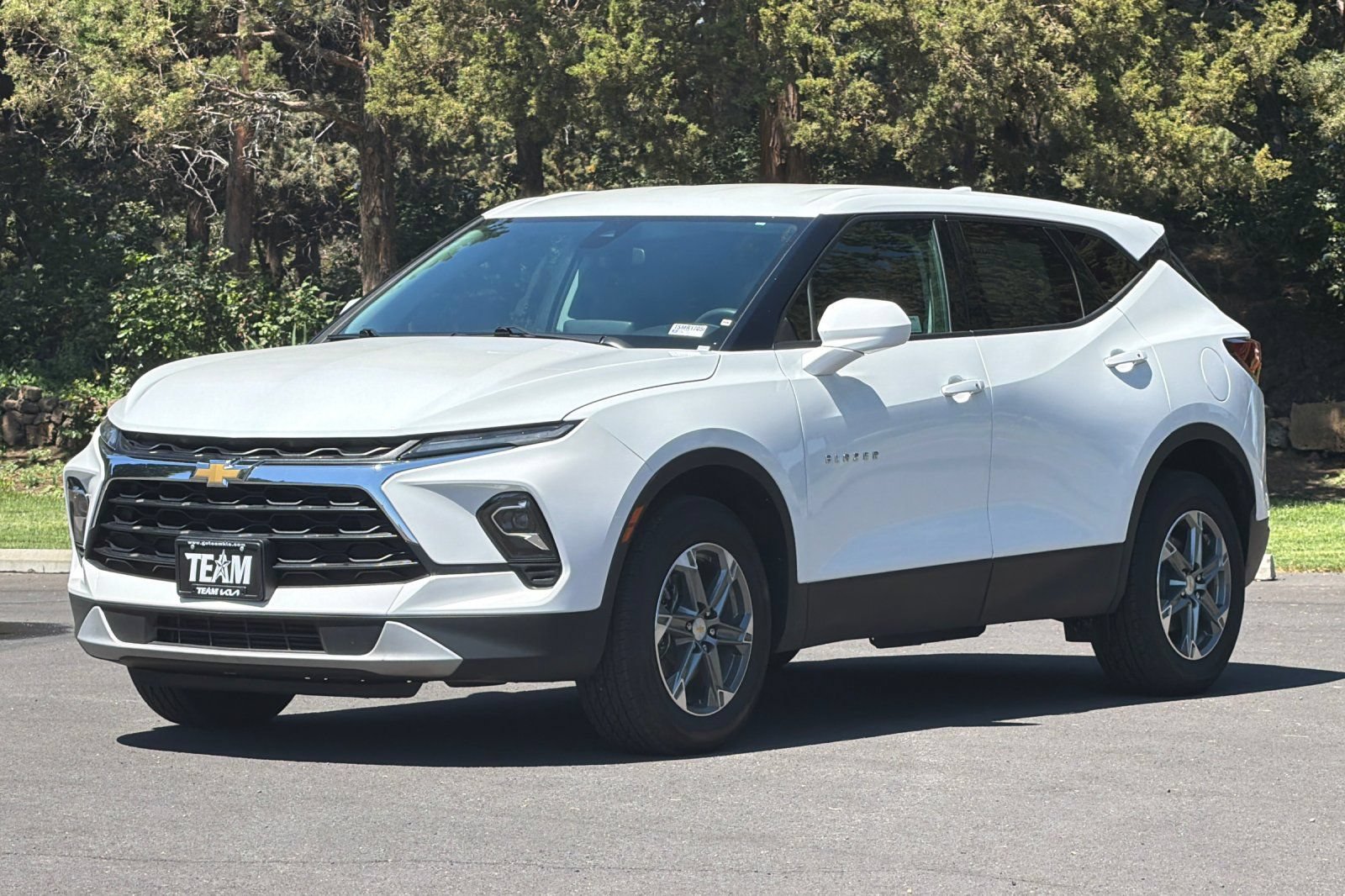 Used 2025 Chevrolet Blazer LT FWD image 8