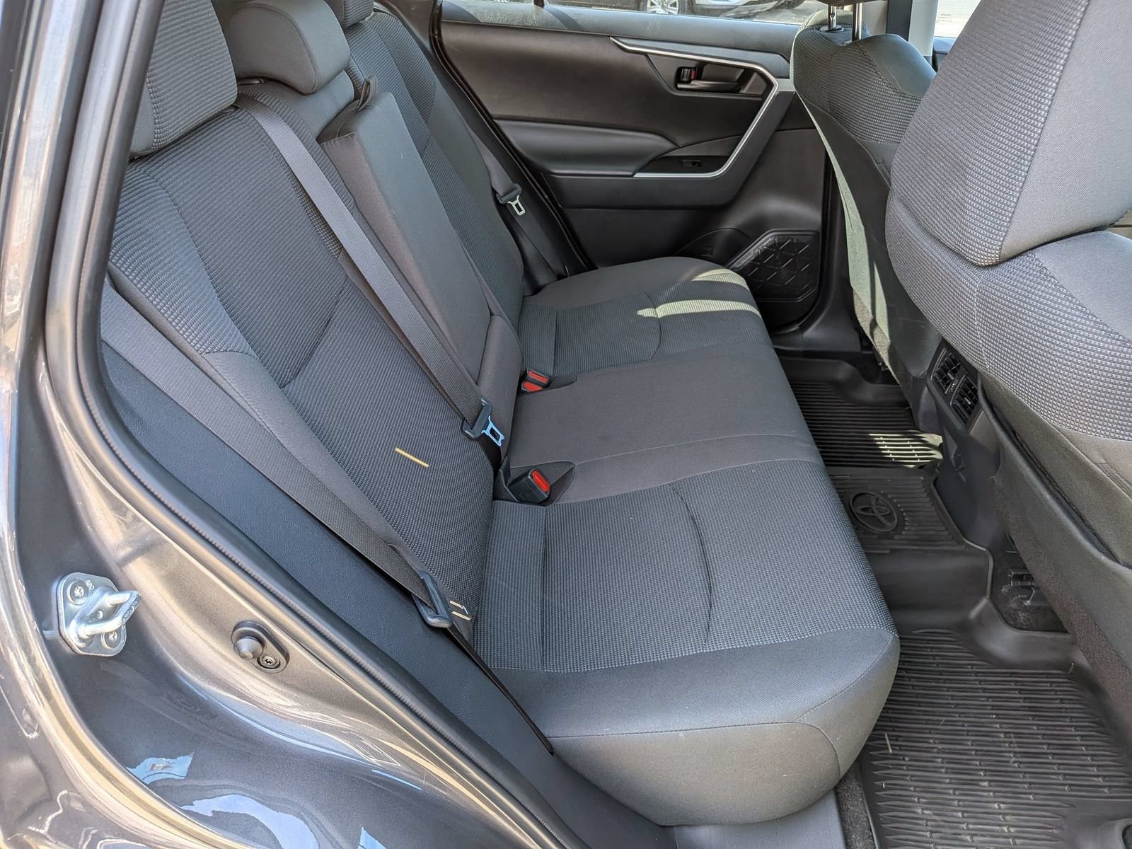 Used 2024 Toyota RAV4 LE AWD/4WD image 28