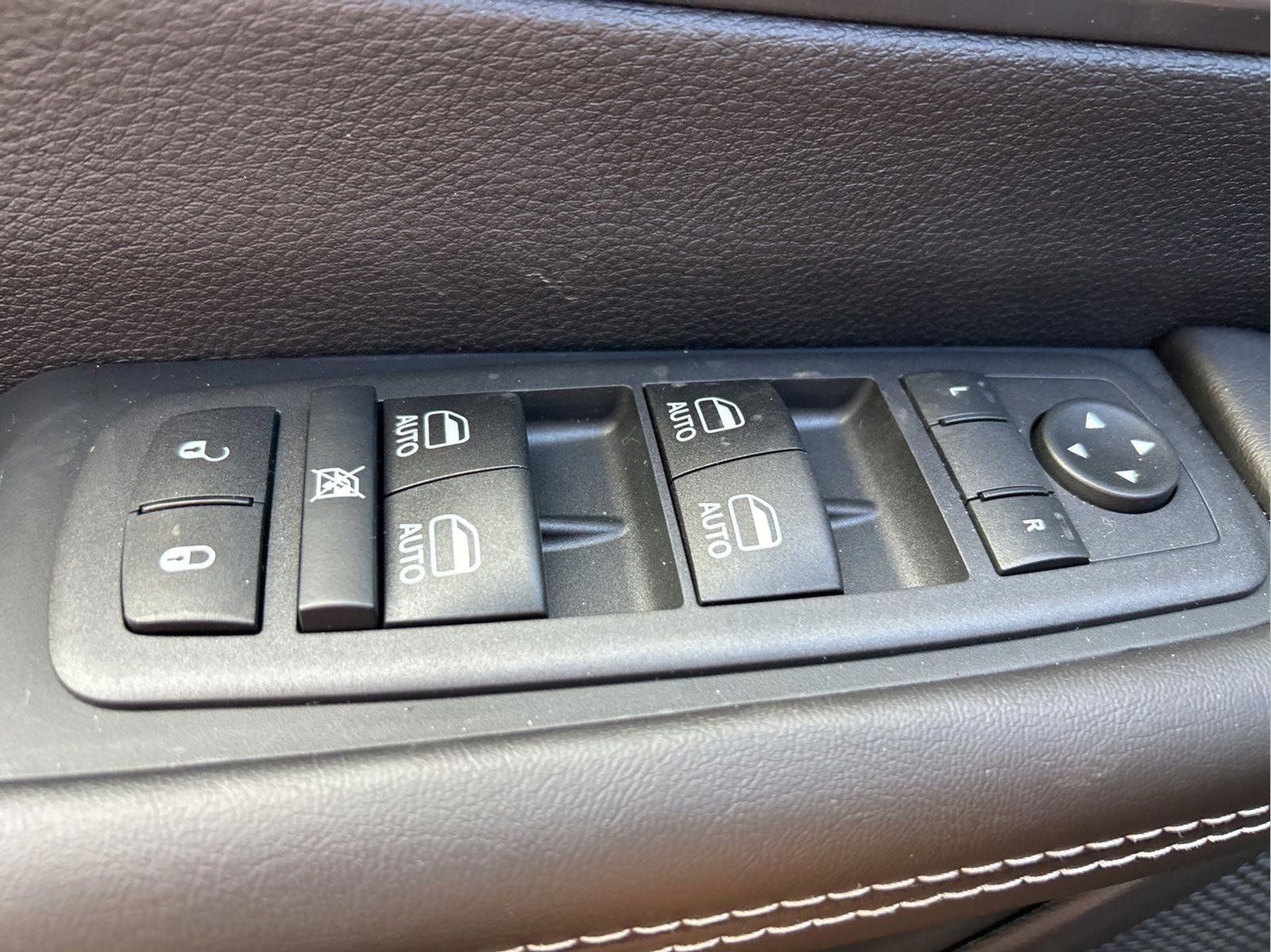 New 2026 Chrysler Voyager LX image 12