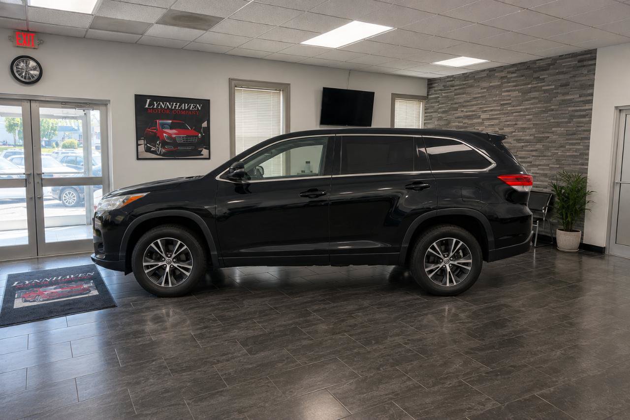 Used 2019 Toyota Highlander LE FWD image 5