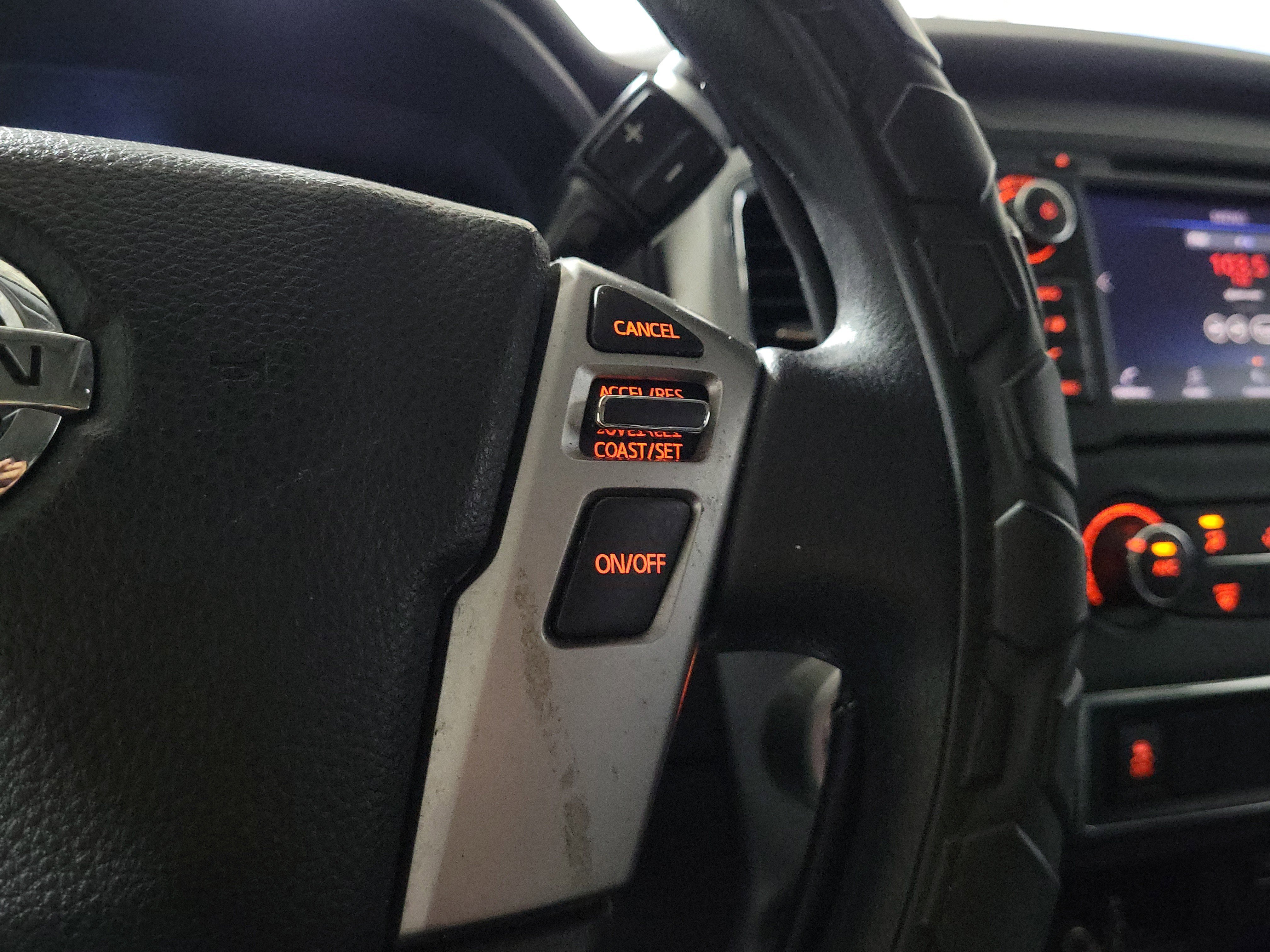 Used 2019 Nissan Titan SV image 25