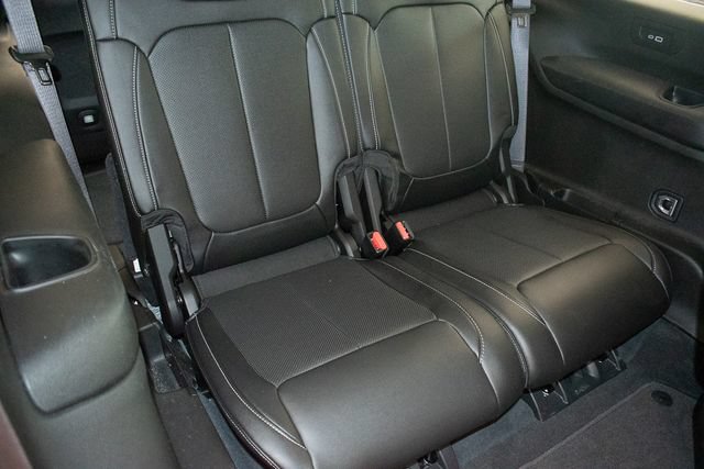 Used 2023 Jeep Grand Cherokee L Limited w/ Luxury Tech Group II AWD/4WD image 12