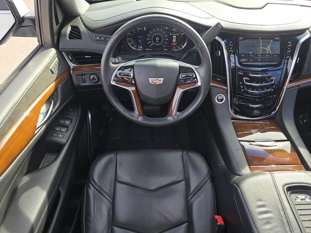 Used 2018 Cadillac Escalade Luxury AWD/4WD image 2