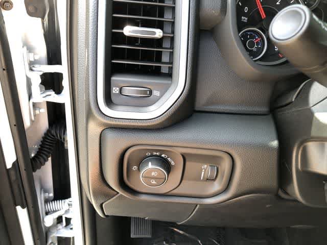 New 2026 RAM 3500 Big Horn AWD/4WD image 36