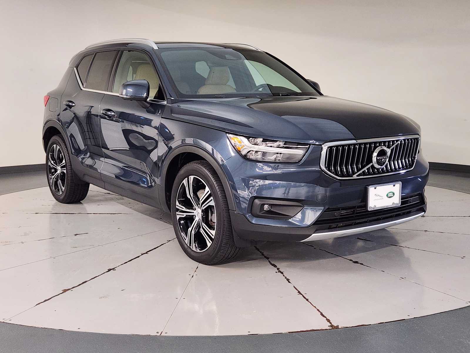 Used 2021 Volvo XC40 T5 Inscription w/ Protection Package Premier AWD/4WD image 7