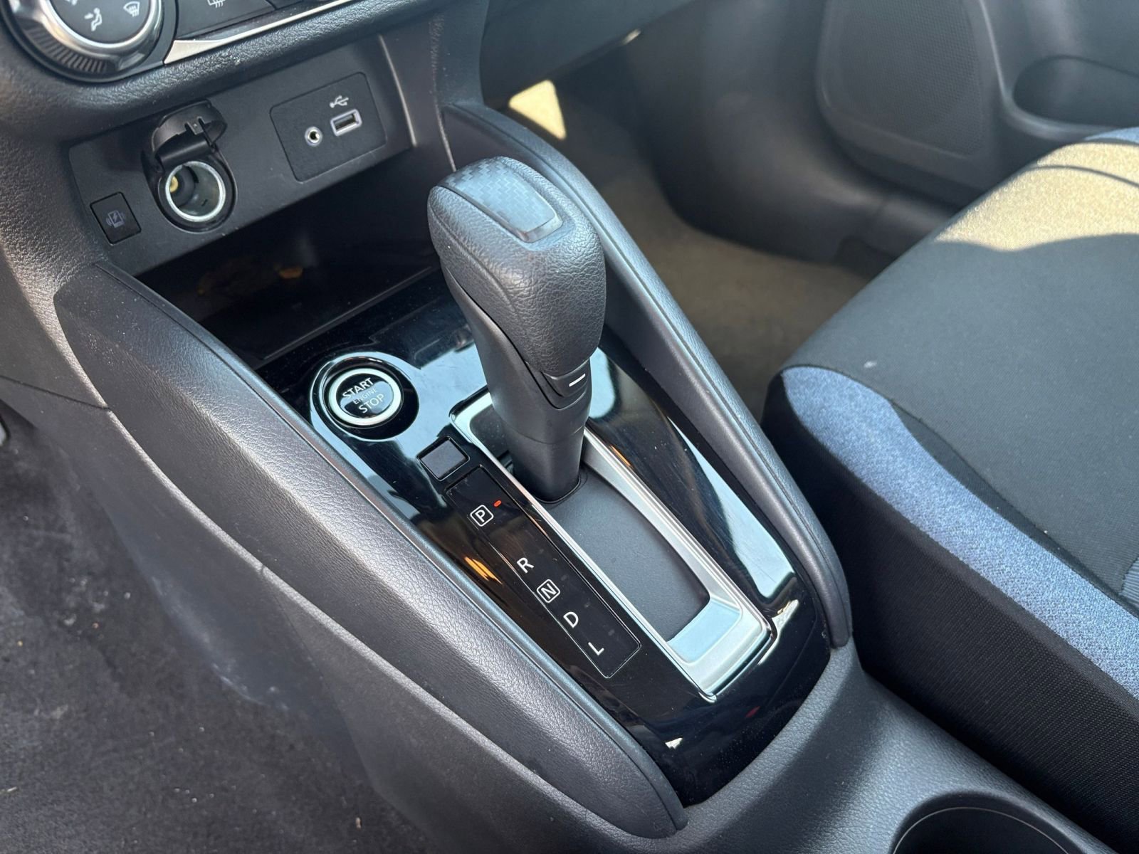 Used 2025 Nissan Versa SV FWD image 37