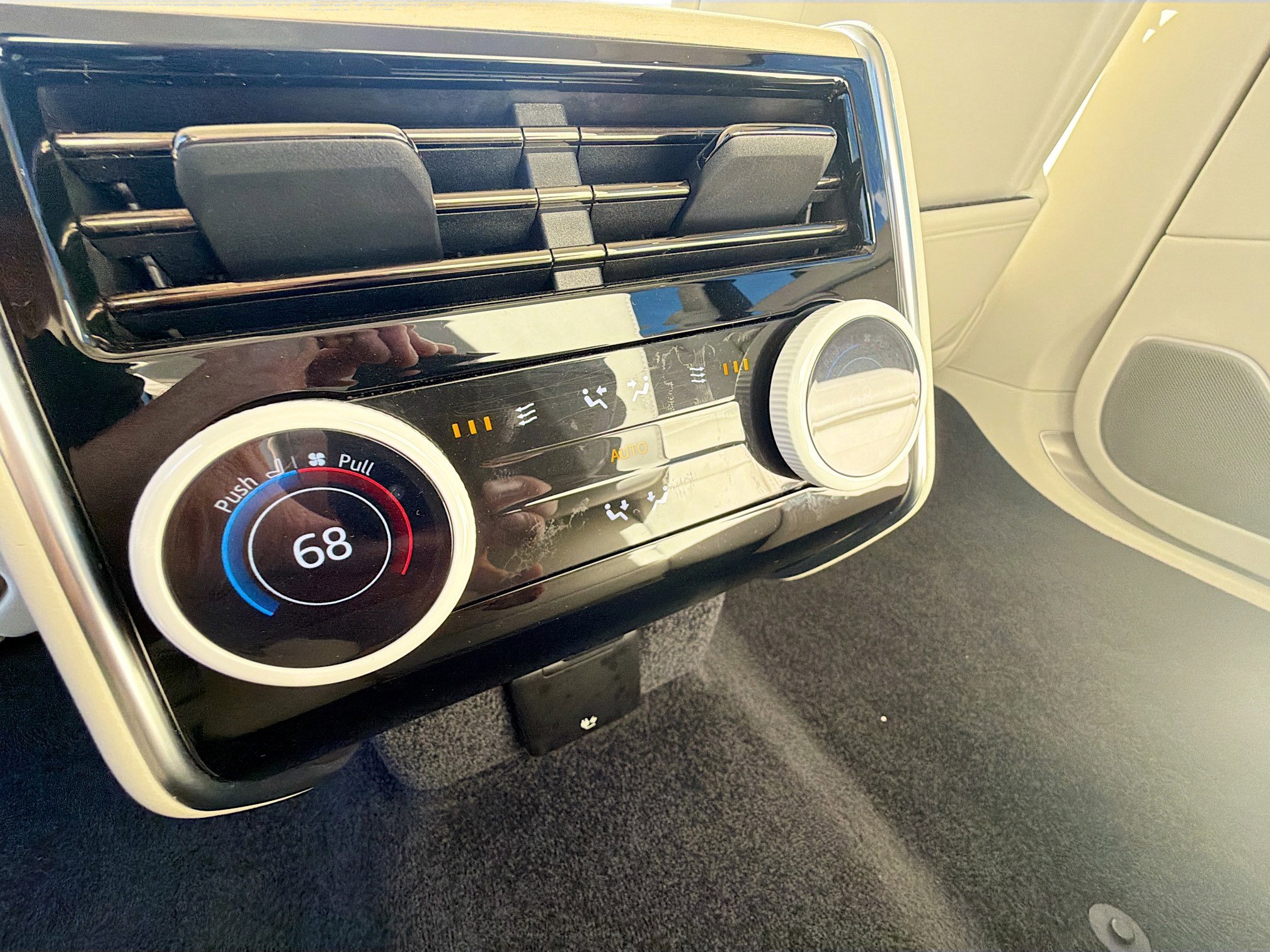 Used 2023 Land Rover Range Rover SV image 26