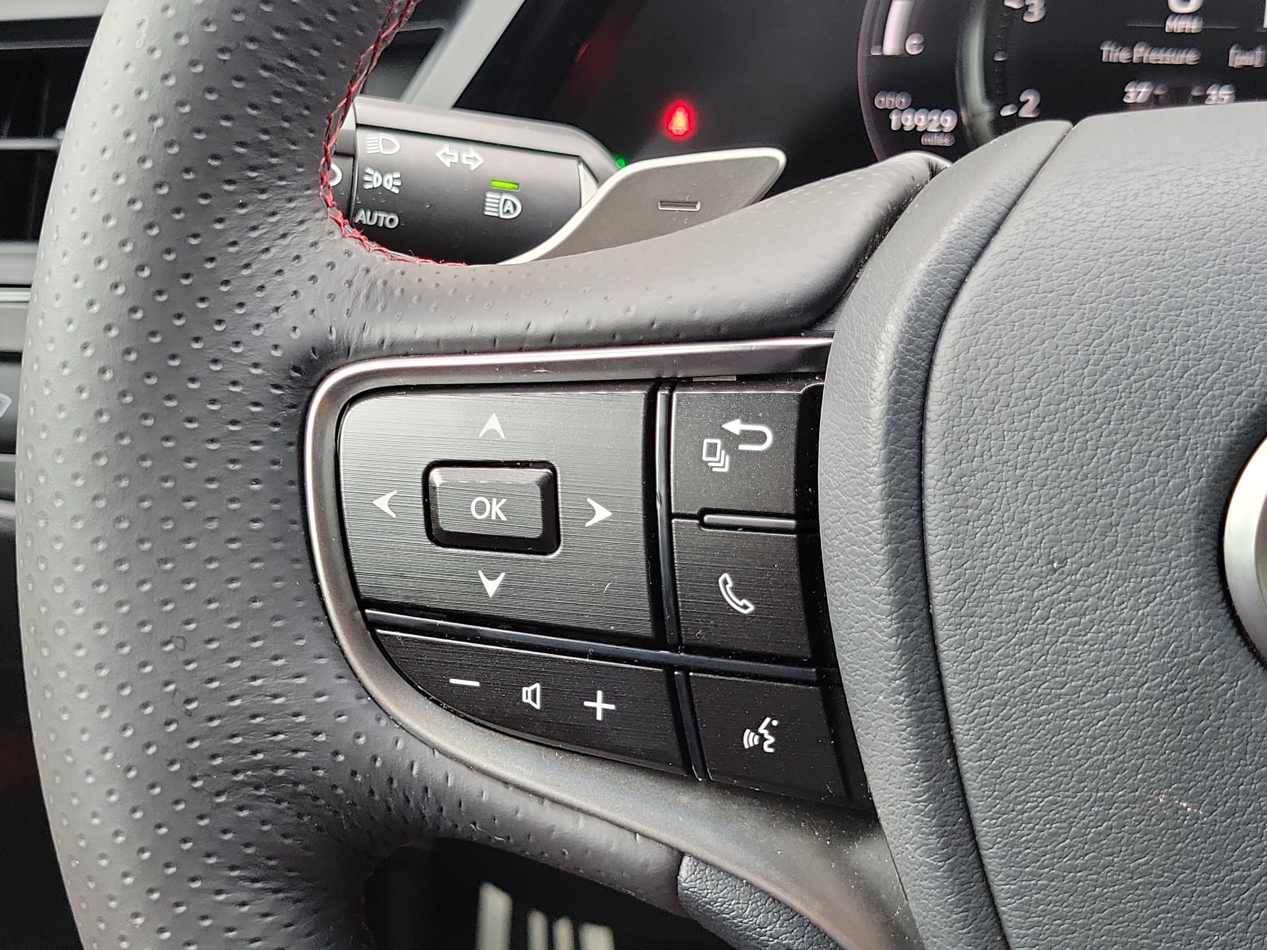Certified 2024 Lexus ES 350 F Sport w/ Accessory Package (Z2) FWD image 26