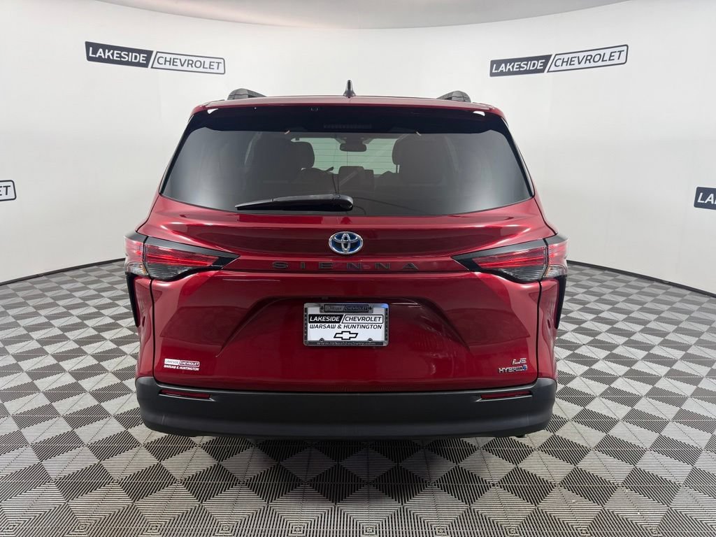 Used 2021 Toyota Sienna LE w/ LE Plus Package FWD image 5