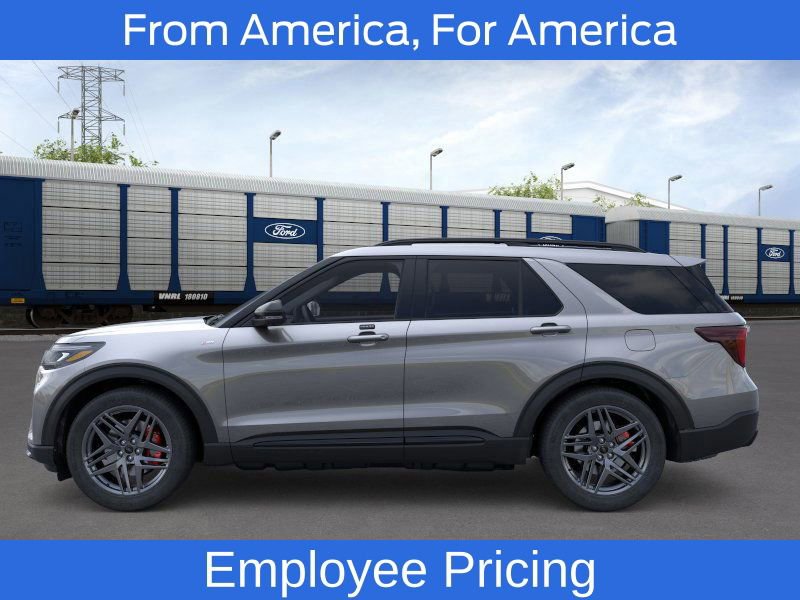 New 2026 Ford Explorer ST-Line w/ ST-Line Street Pack AWD/4WD image 5