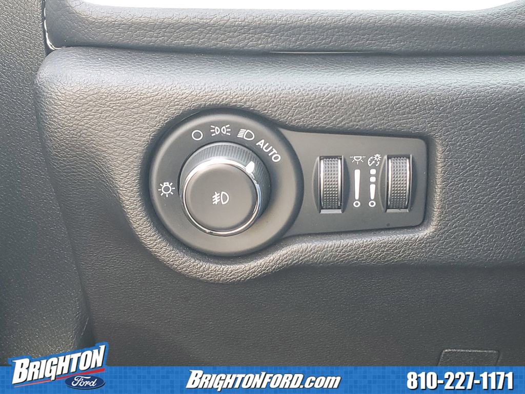 Used 2021 Chrysler Pacifica Touring-L w/ Uconnect Theater Family Group image 19