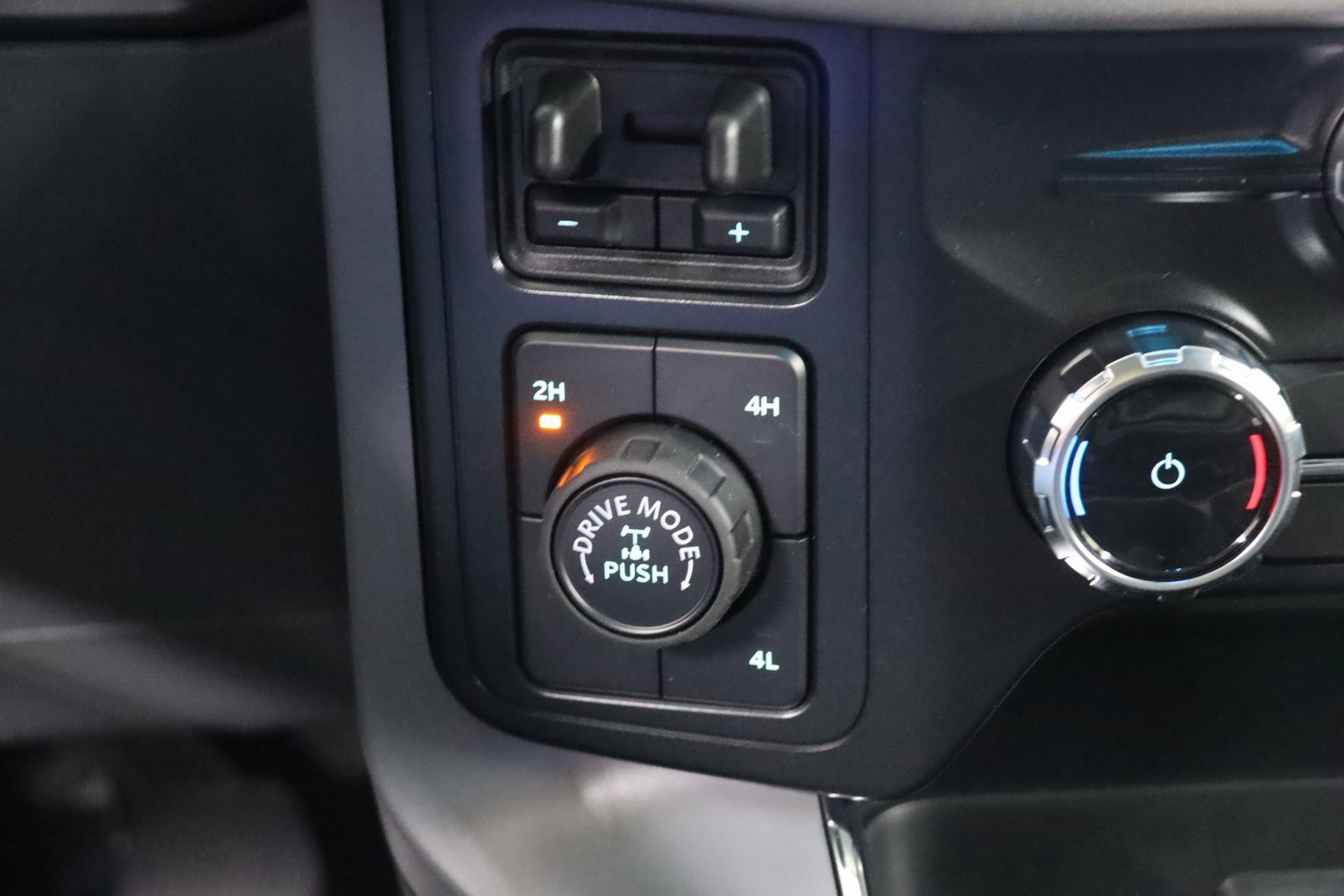 New 2024 Ford F150 XLT w/ Equipment Group 303A High image 26