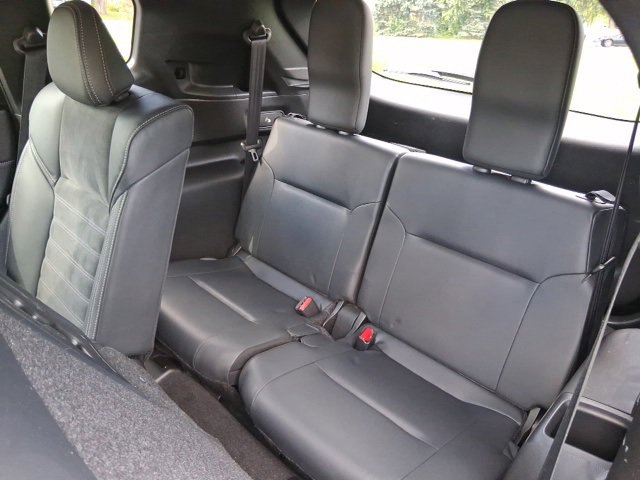 Used 2024 Mitsubishi Outlander AWD image 16