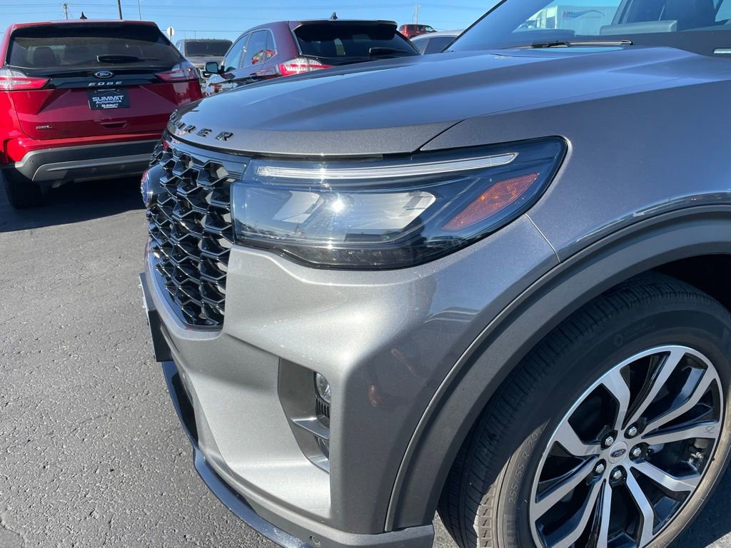 Used 2025 Ford Explorer ST-Line AWD/4WD image 38