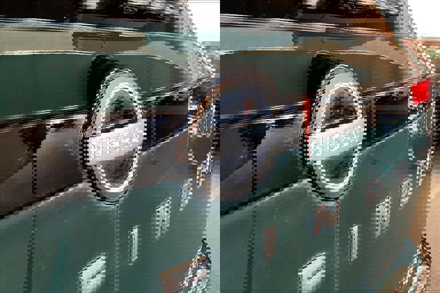 Used 2024 Nissan Pathfinder Platinum image 30